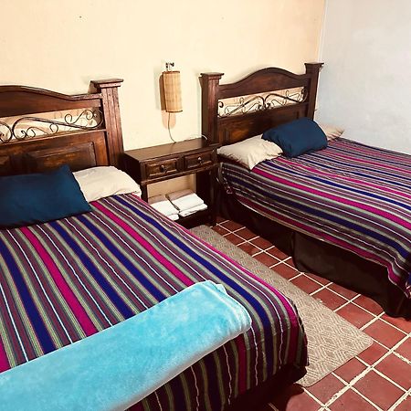 El Extranjero Hostal Antigua Bagian luar foto