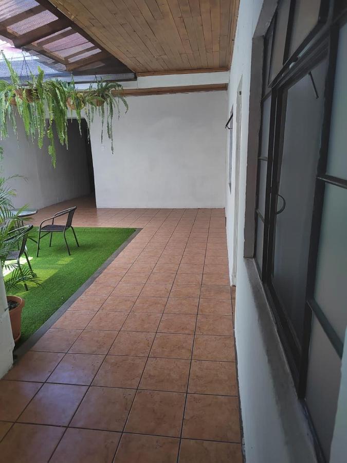El Extranjero Hostal Antigua Bagian luar foto