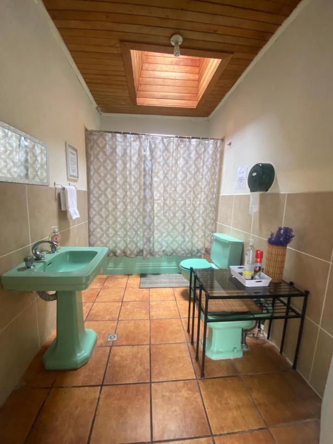 El Extranjero Hostal Antigua Bagian luar foto