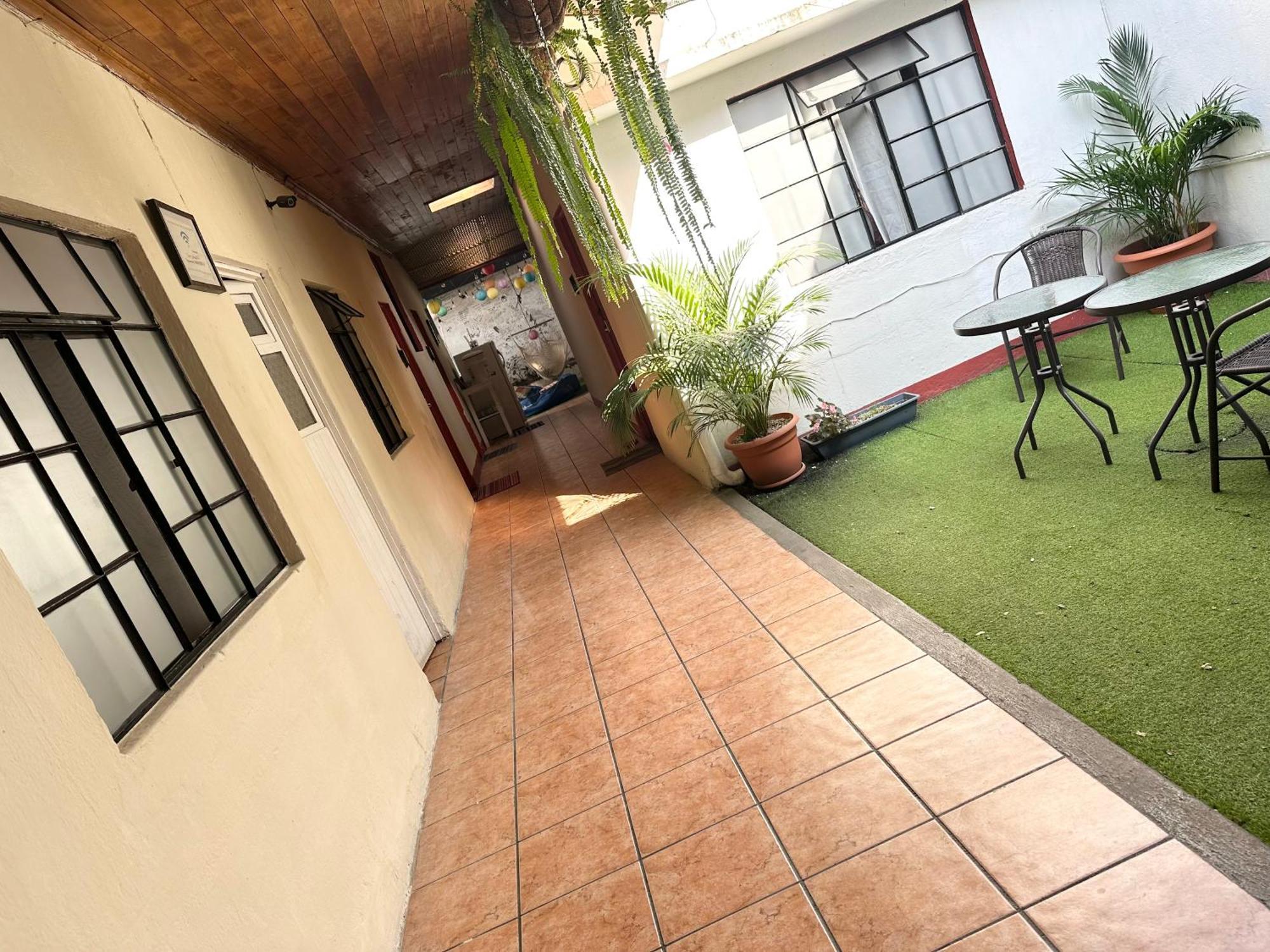 El Extranjero Hostal Antigua Bagian luar foto