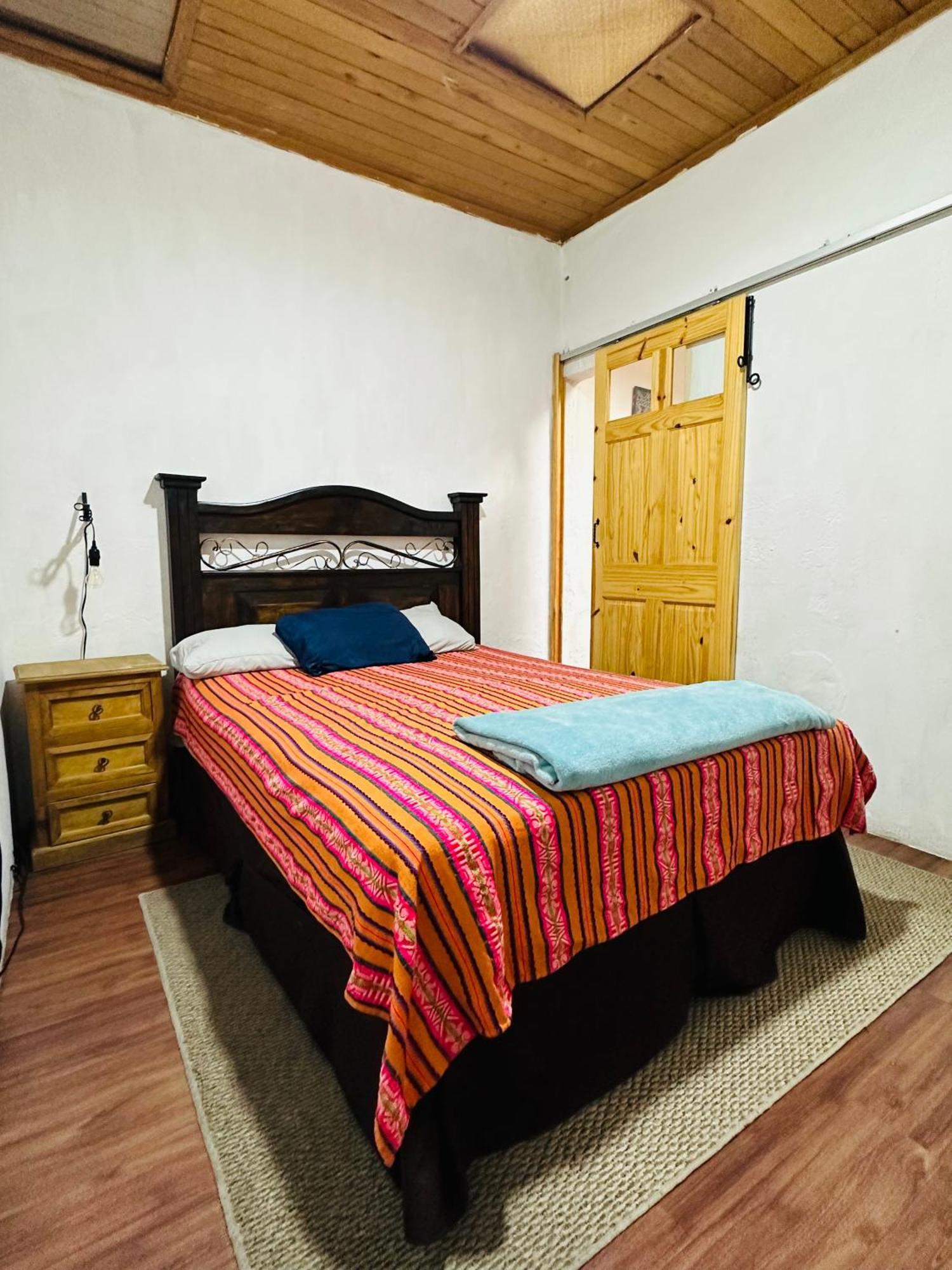 El Extranjero Hostal Antigua Bagian luar foto